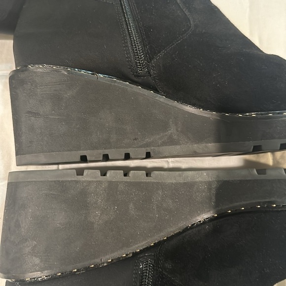 EUC Cecelia black suede boots - Picture 4 of 4